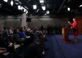 בית הנבחרים החליט להדיח את הנשיא, הסנאט צפוי לזכות אותו