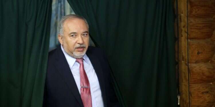 יו "בוחנים דברים מחדש": האם ליברמן ימנע בחירות?