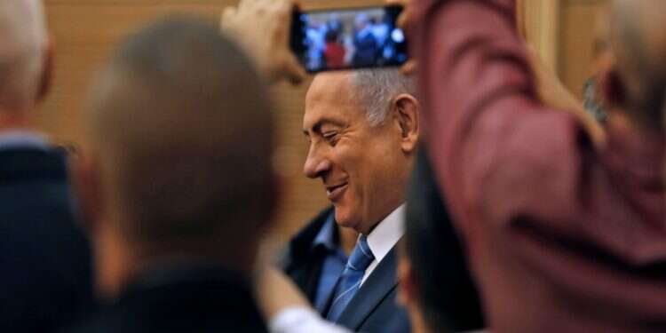 עיריית רמת השרון דנה בהסרת תמונות רה"מ ממוסדות חינוך