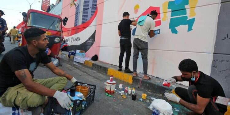 מפגינים הקימו "מיני־מדינה" בכיכר תחריר בבגדד