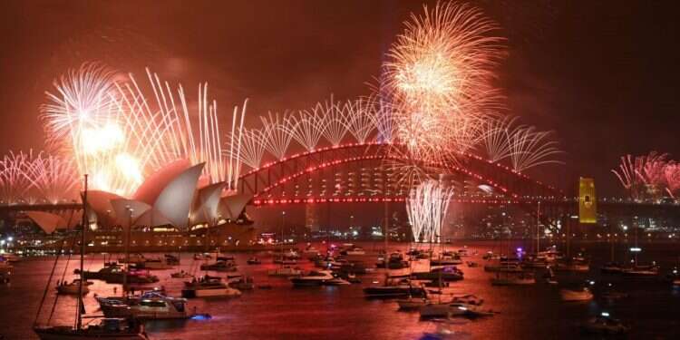 זיקוקים בחגיגות השנה החדשה בסידני, אוסטרליה. צילום: AFP