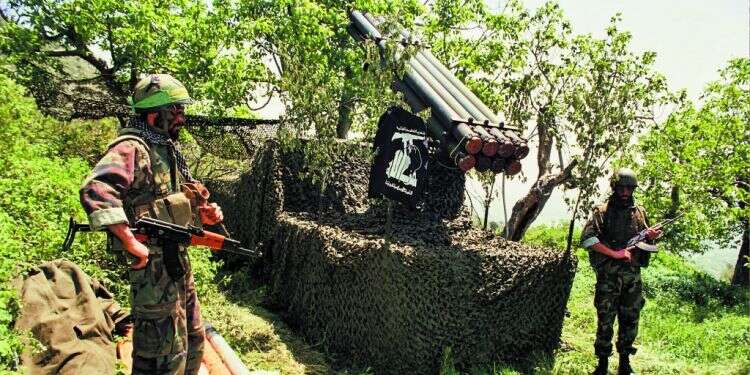 כוחות חיזבאללה בצפון. צילום: AP