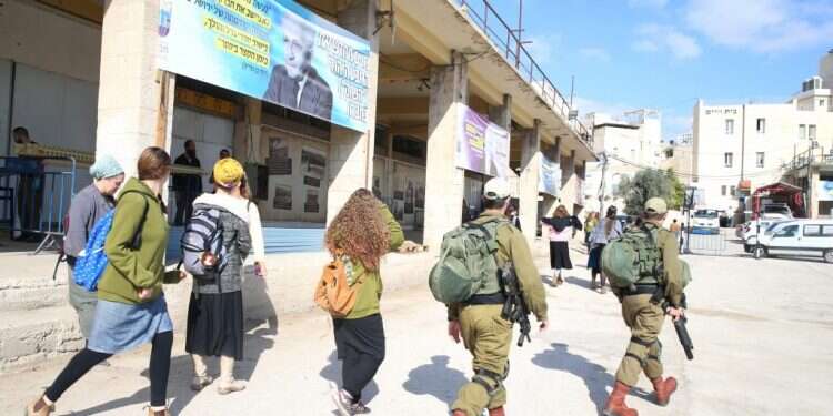 השוק הסיטונאי בחברון. צילום: מרים צחי צילום: מרים צחי