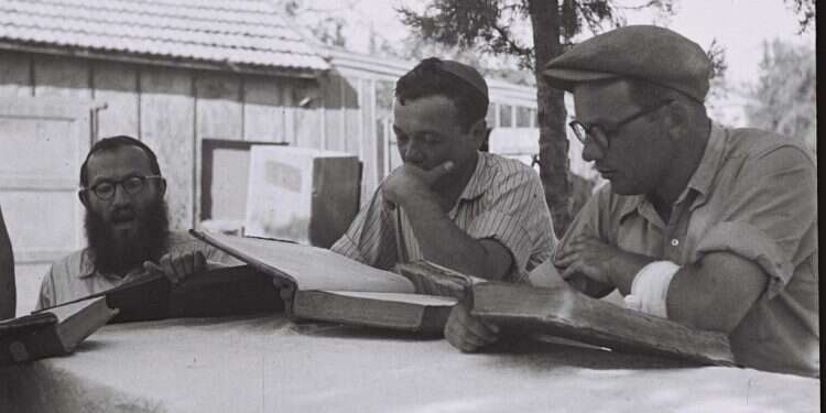 כשגדולי הרבנים יצאו נגד הדף היומי