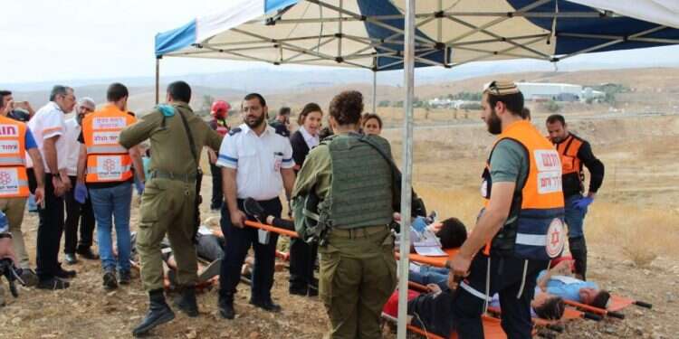 פינוי לכודים ומידע על הילדים: צה"ל תרגל נפילת טילים בבנימין