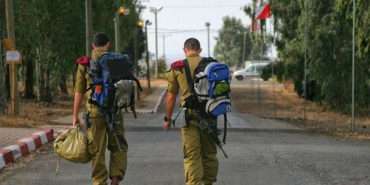 בגלל המשבר הפוליטי: חיילים בודדים לא יכולים לשלם שכירות