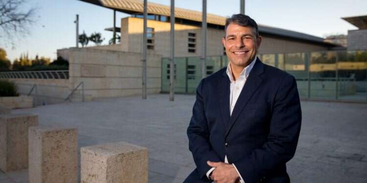 פרופ' אבי בל. צילום: אוליבייה פיטוסי, פלאש 90