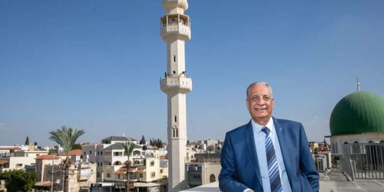 מוחמד עיסאווי. צילום: יוסי אלוני "אני נזהר מערכים של רב-תרבותיות מזויפת"