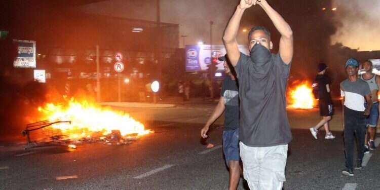 "אנחנו לא צריכות להיות העתק-הדבק של המדינה"