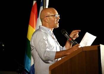 במקום לבקר את הדתיים, מוטב שגל אוחובסקי יסתכל על סביבתו