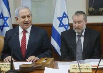 "לטובת הדמוקרטיה, חשוב שנבחרי הציבור ינצחו את המשפטנים"