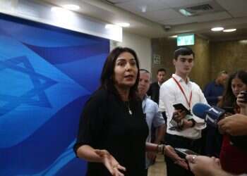 הפכה את היוצרים: קרן גשר נתנה גט לתושבי יו"ש