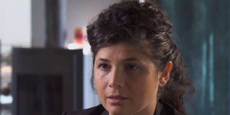 ח כשמאחורי חזות הברזל מסתתרת אישה מחוברת לאינפוזיה