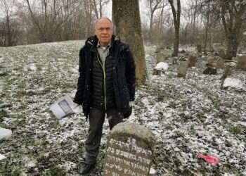 בעקבות קבר אשתו הראשונה של הרב קוק