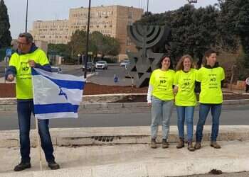 ייאוש שקט: מדוע המשבר הפוליטי לא מוציא המונים לרחובות?