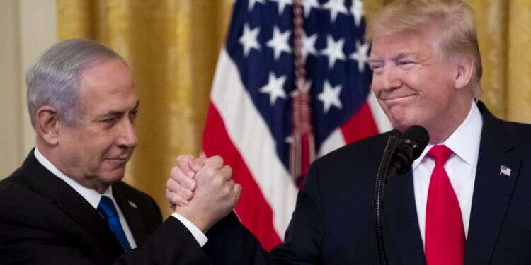 טראמפ ונתניהו בבית הלבן. צילום: EPA הושלם המהפך: טראמפ הוכיח את מה שהימין טוען כבר יובל