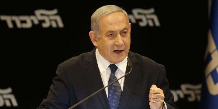 בנימין נתניהו במסיבת העיתונאים מודיע על בקשת החסינות. צילום: AFP נתניהו מבקש חסינות: "לצערי במקרה שלי יש תפירת תיקים"