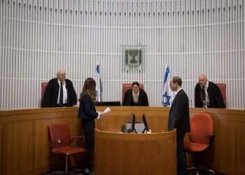 לשמור על העם מעצמו: מטרת העתירה נגד נתניהו