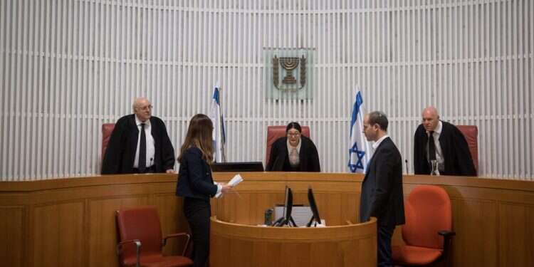 לשמור על העם מעצמו: מטרת העתירה נגד נתניהו