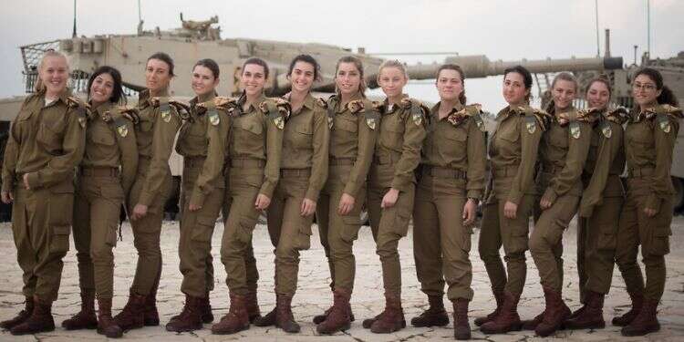 בנות הפיילוט. צילום: דובר צה שילוב נשים בטנק: השלב הבא יוצא לפועל