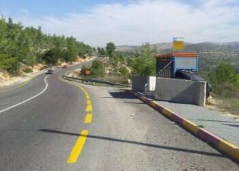 מה עובר בראשה של מתנחלת שמסיעה טרמפיסטים פלסטינים