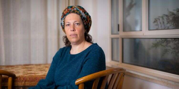 מעט מן האור: נעאה אנסבכר לומדת לחיות מחדש