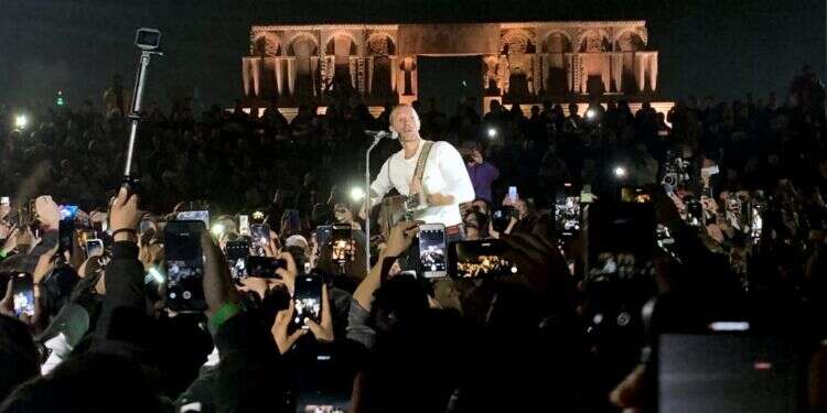 כריס מרטין עדיין לא נגמל מהרצון לייצר פסקול קוסמופוליטי