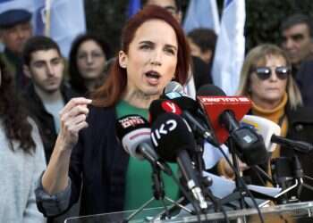 גורלה של סתיו שפיר הוא תמרור אזהרה לכל פוליטיקאי