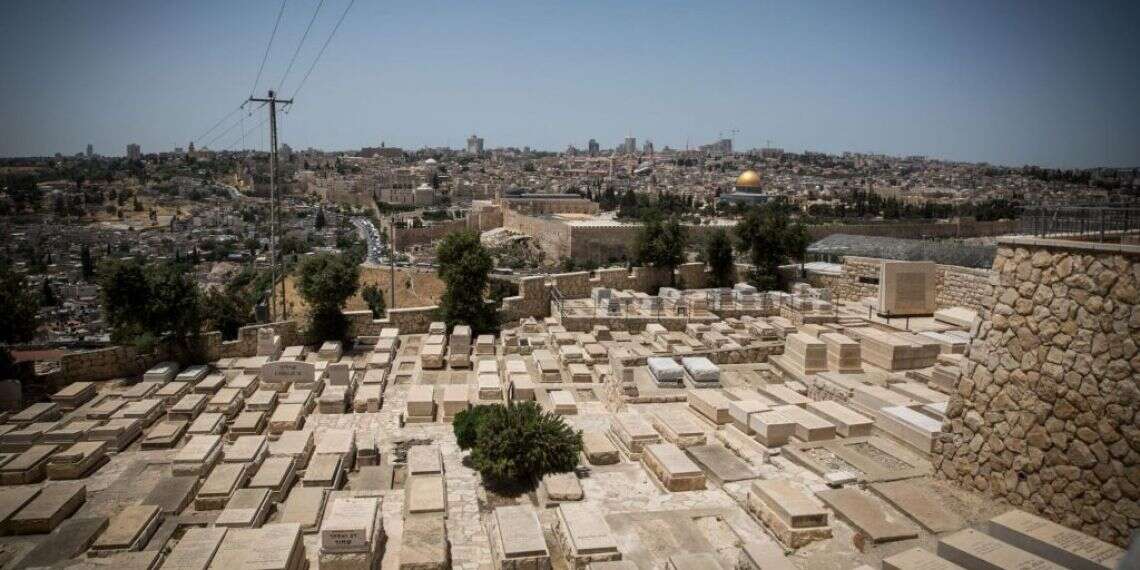 בית העלמין בהר הזיתים המיזם המהפכני שיפתור את מצוקת בתי הקברות בישראל