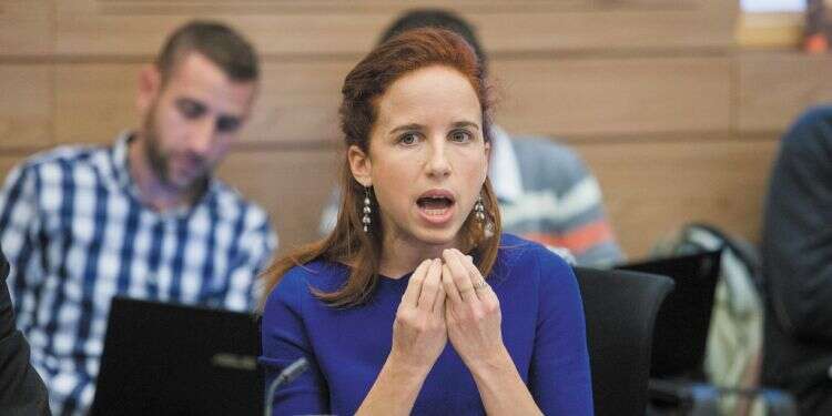 ריאיון מכמיר לב. סתיו שפיר. צילום: אורן בן חקון המצב הנשי הנוכחי בפוליטיקה הישראלית בלתי נסבל