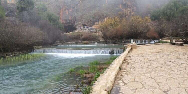 מעיינות הבניאס. צילום: עופר שנער רשות הטבע והגנים לקראת הסערה: הכנרת ממשיכה לעלות וכולם מחכים לשלג