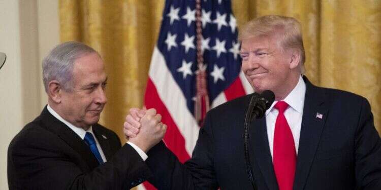טראמפ ונתניהו, ארכיון. צילום: EPA פה ושם בארץ ישראל השלמה
