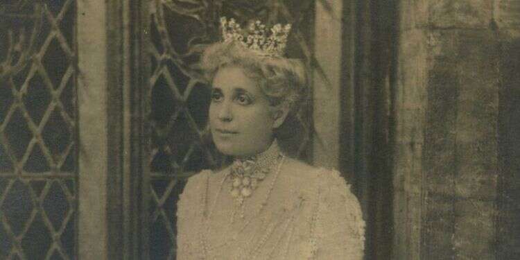 מפורסמת לאחת מן הנשים היחידות בידיעתה הברורה במקצועות תורתנו הקדושה. פרחה ששון. צילום: באדיבות נתן סלימאן ששון, ראש מכון  "הגבירה המפורסמת" שהורתה הלכה והתכתבה עם הבן איש חי