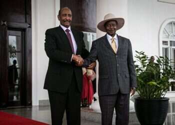 היחסים מתחזקים: נתניהו נפגש באוגנדה עם מנהיג סודאן