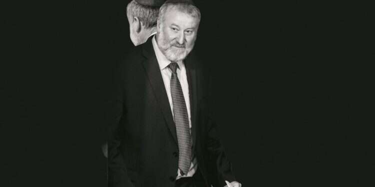 אביחי מנדלבליט. צילומים: AFP, רויטרס איומיו של מנדלבליט לא עבדו הפעם