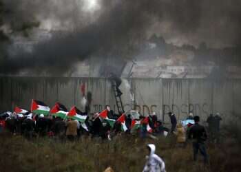 שר הביטחון דרש: להתייחס לשיגור כל בלון כמו רקטה