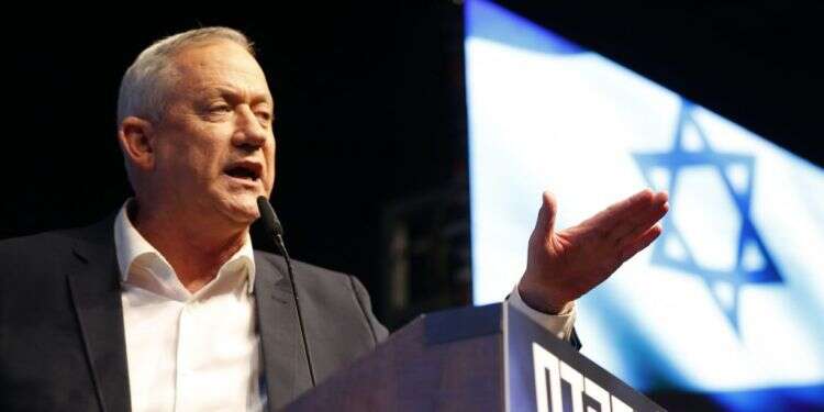 בתחתית שרשרת המזון: גנץ מסכן את מעמד נבחרי הציבור