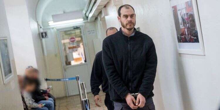 פולק בבית משפט. צילום: יונתן זינדל, פלאש 90 לא עוצר באדום: פעילותו של יונתן פולק תוביל למשפט