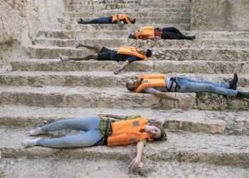 בניגוד למקובל, בהצגה הזו מותר להשוות