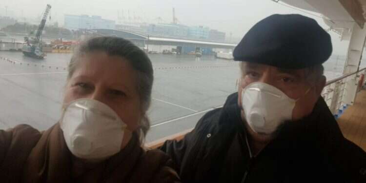 על כל פנים: כך שינו המסכות את חיינו לבלי היכר