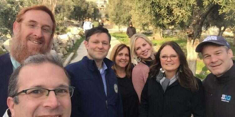 "עצוב להיווכח שבהר הבית אין חופש פולחן ליהודים"