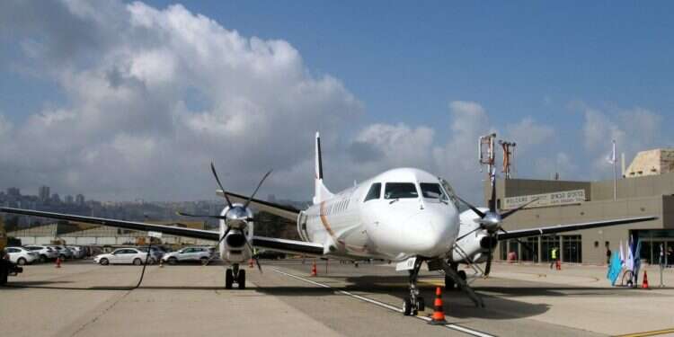 שדה התעופה בחיפה. צילום: הרצי שפירא מחאה בחיפה: "כחול לבן מקדמת הקמת נמל תעופה רועש בעיר"