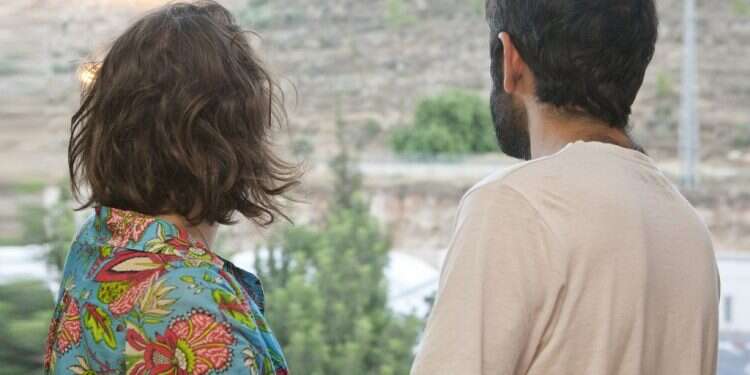 עוסק בקשיי הרווקות המאוחרת. אילוסטרציה הבשורה על פי יהודה