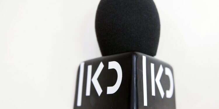 "הם מבצעים טיהור דעתני": התאגיד מושך שמאלה