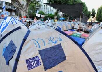 אביב בתל אביב