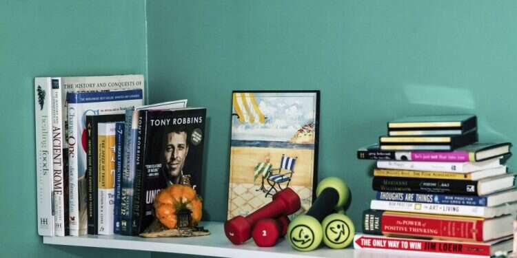 צילום: Shutterstock ספרי עזרה עצמית: אל תנסו את זה בבית