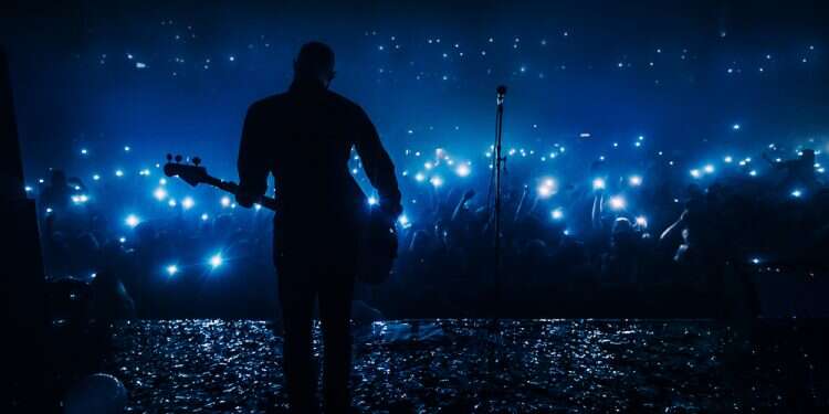 צילום: שאטרסטוק לרדת אל הקהל הנלהב: החיים על פי בית הלל