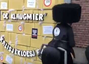 כמו אז: פסטיבל אנטישמי בבלגיה מציג את היהודים כחרקים