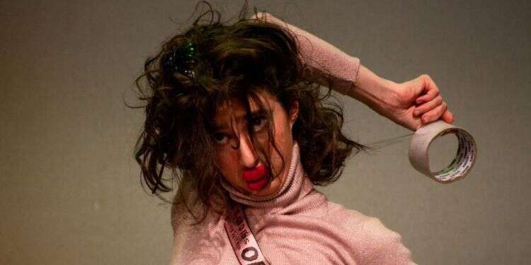 גן הפקאן עונה 2. צילום: רוי סיגל גן עדן על הבמה: הפער בין חלום להגשמה