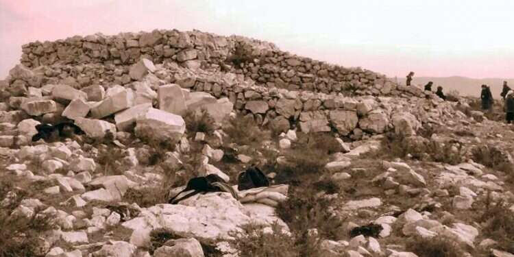 המזבח בהר עיבל המיוחס למסופר בספר יהושע. צילום: דניאל ונטורה עיר לחפור בה: הארכיאולוג שמגלה את ירושלים הקדומה